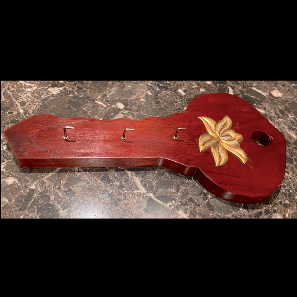 Key Shaped Key Holder - Picture 2 of 3